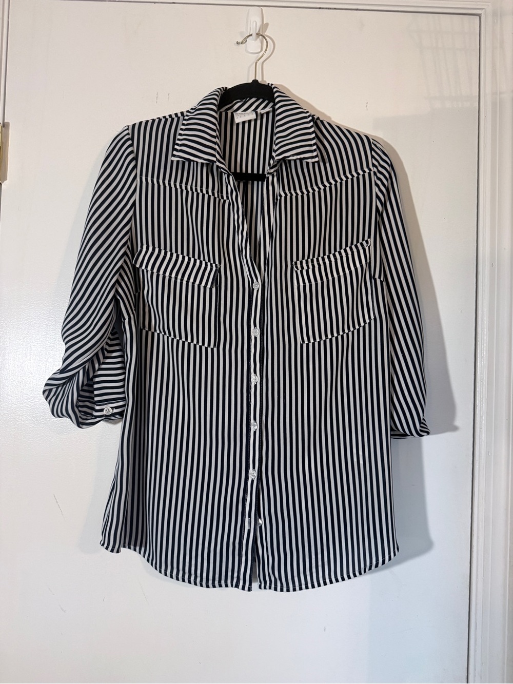 New York & Company Soho Women's Size XL Black & White Striped Button-Down blouse